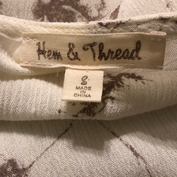 NWOT - Hem & Thread Top. Crochet along bottom - Picture 7 of 8